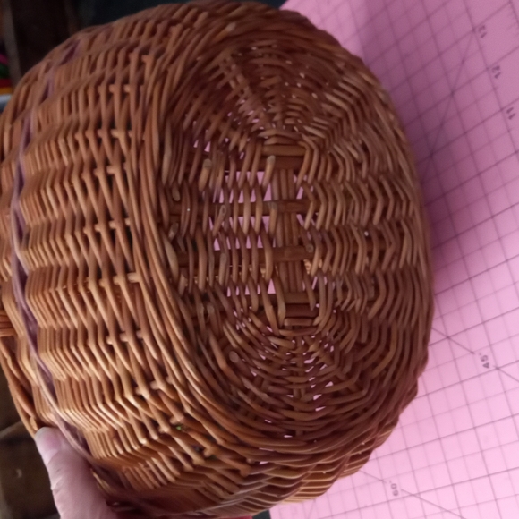 Vintage woven basket with handle - Picture 4 of 8
